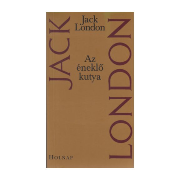 A képen Az éneklő kutya című könyv látható a háttérben egy vonyító kutyával.